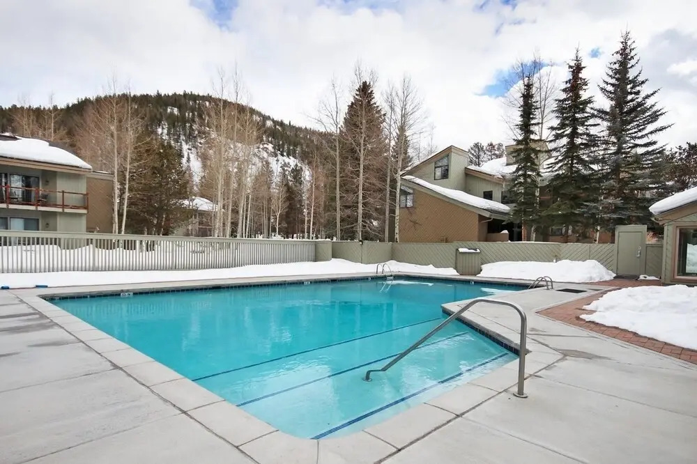 1219 Flying Dutchman 2 Bedroom Condo by Redawning