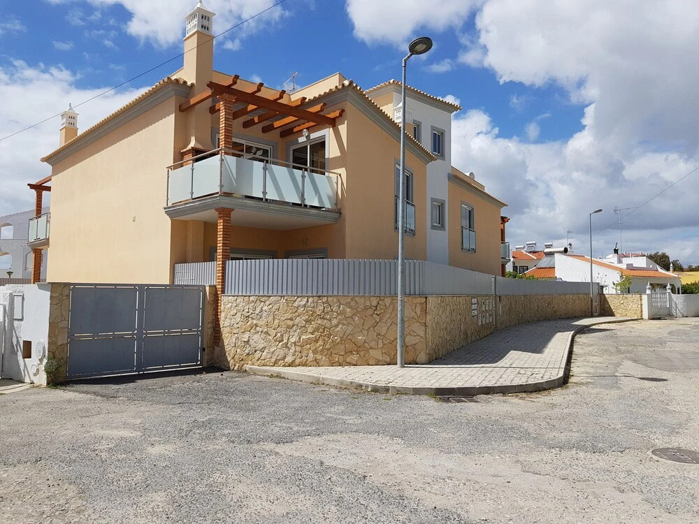 Oura Pereira Apartments