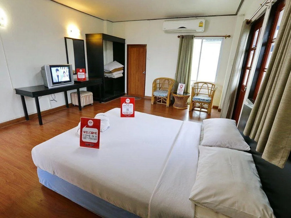 M.R Palace Hotel