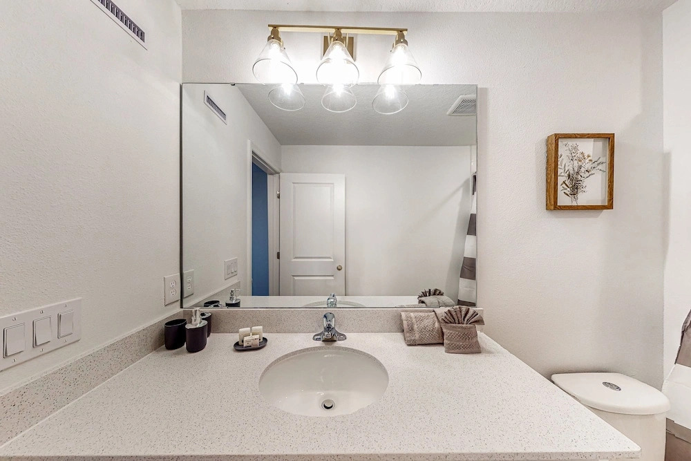 No Worries Retreat Disney-themed Townhouse in Davenport With Resort Amenities
