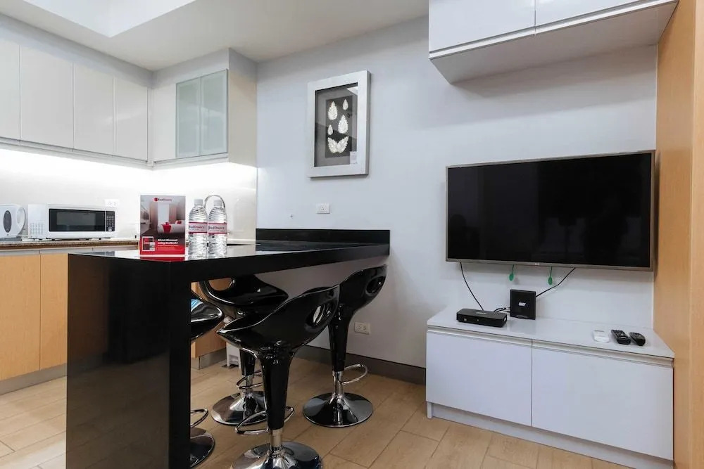Reddoorz Premium @ Venice Luxury Bgc 2