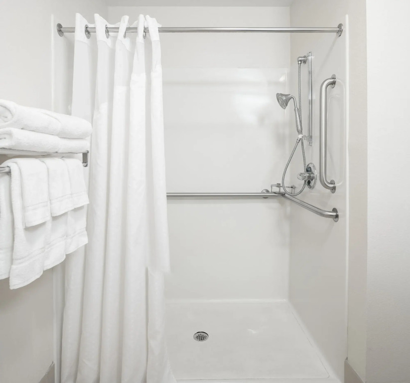 Holiday Inn Express & Suites Clinton by IHG