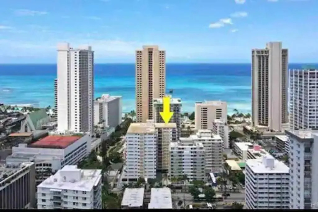 Luxury 2beds,2baths, free parking at Waikiki Beach