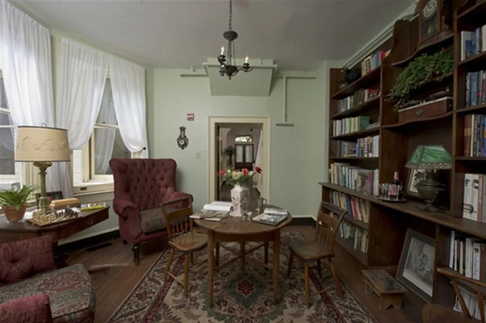 Rachaels Inner Harbor Boutique Inn
