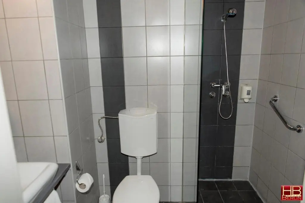 FREE PARKING, FREE BREAKFAST, only 15 minutes to City Center