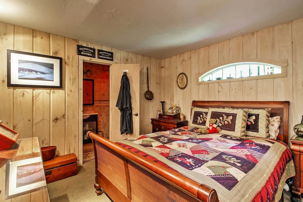 West Dover Vacation Rental w/ Hot Tub Near Mt Snow
