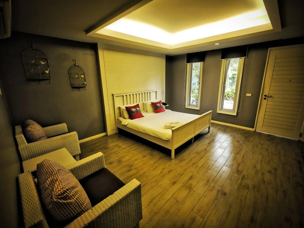 Paragon Inn