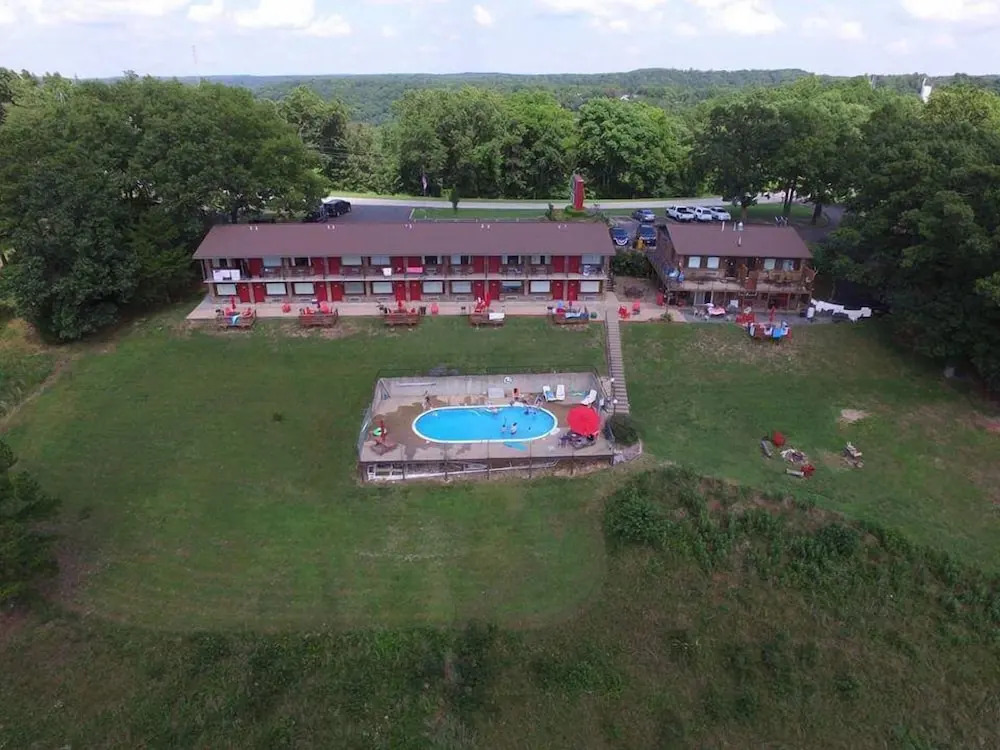 Pointe West Resort Motel