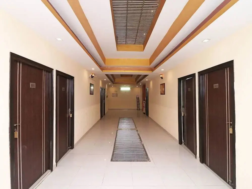 Vasundhra Heights Hotel By Oyo