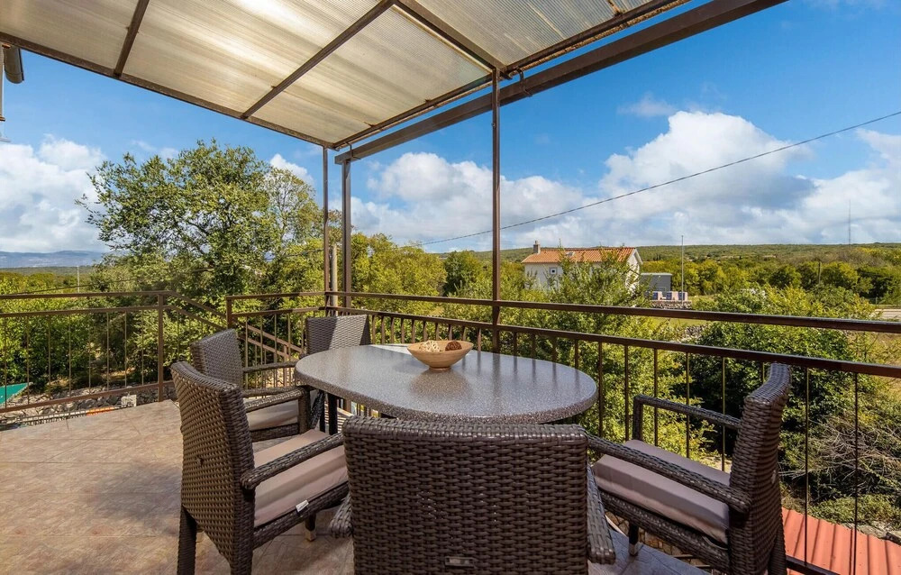 Stunning Home in Sveti Anton With Wifi and 4 Bedrooms