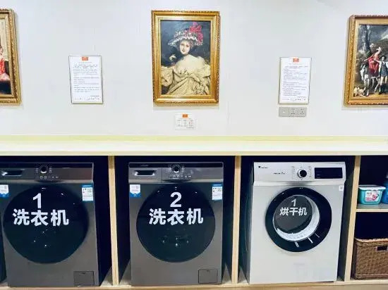 Vienna Hotel ( Ganzhou High-speed Railway West Station Jinling Road Store)