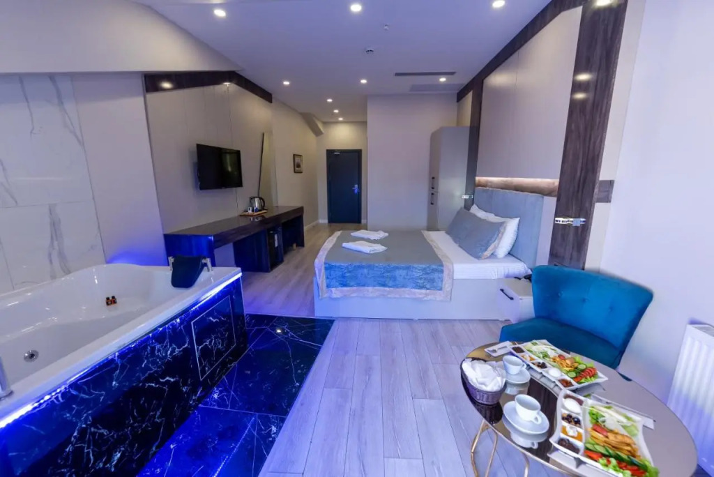 Meros Hotel