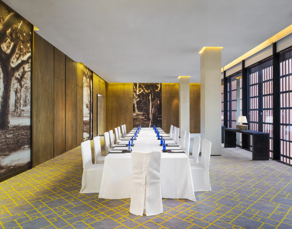 HUALUXE Shanghai Twelve At Hengshan by IHG