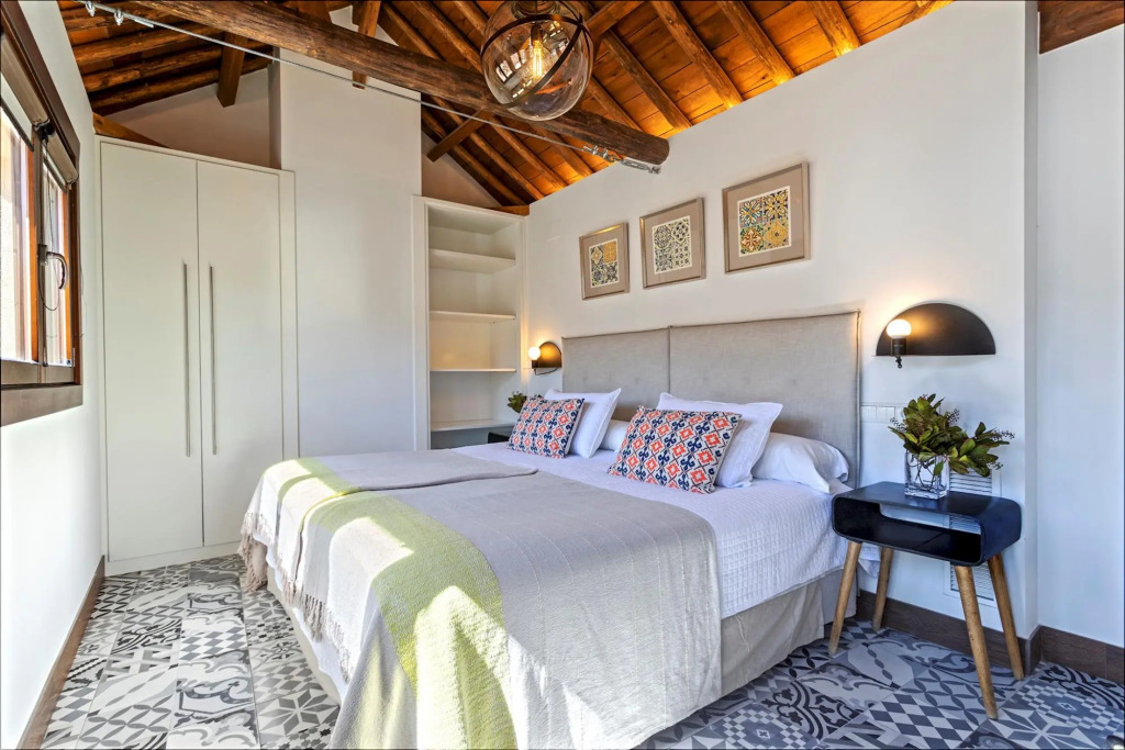 Genteel Home Zacatin Penthouse 401