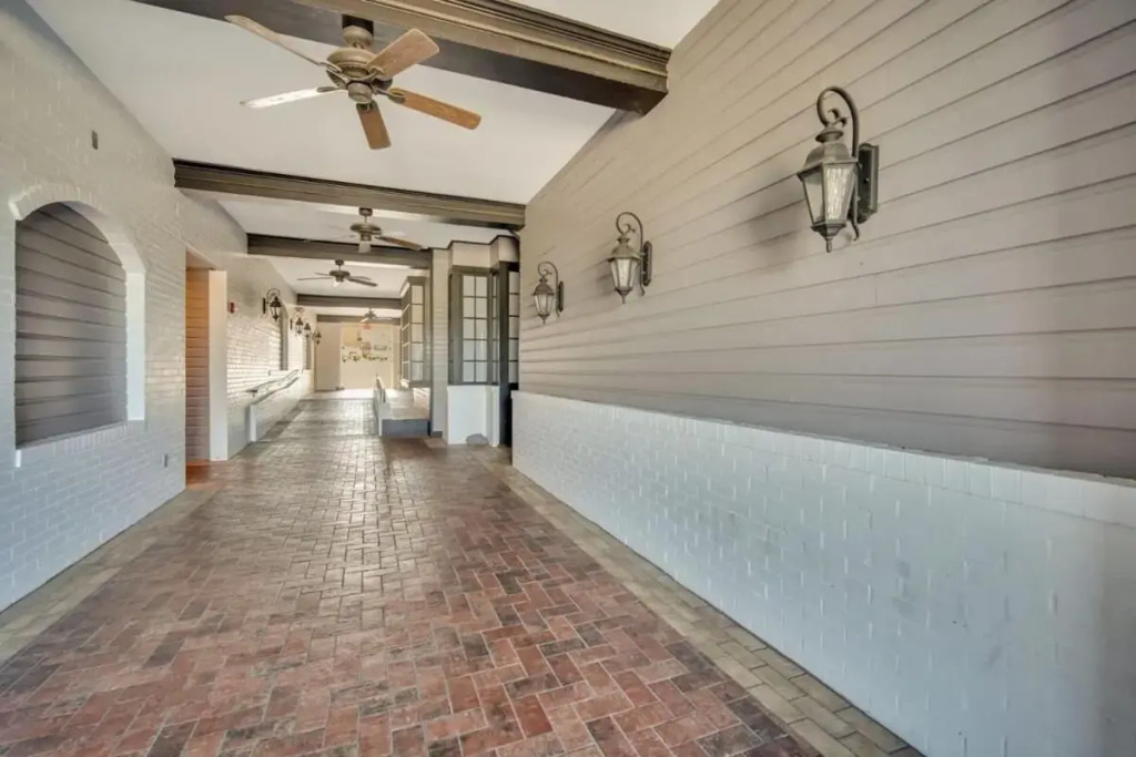 Downtown Loft - Above Bull & Barrel & Close to Georgia Southern