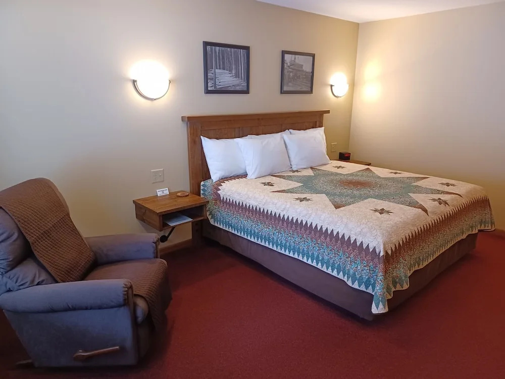 Northwoods Motel