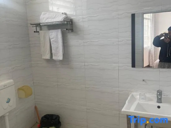 Guangnan Dongyi Hotel