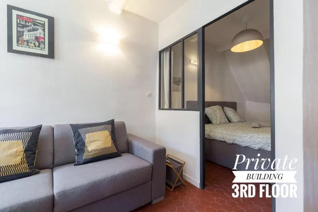 Private Building, 4 Apts, Unique at Nice - Old Town