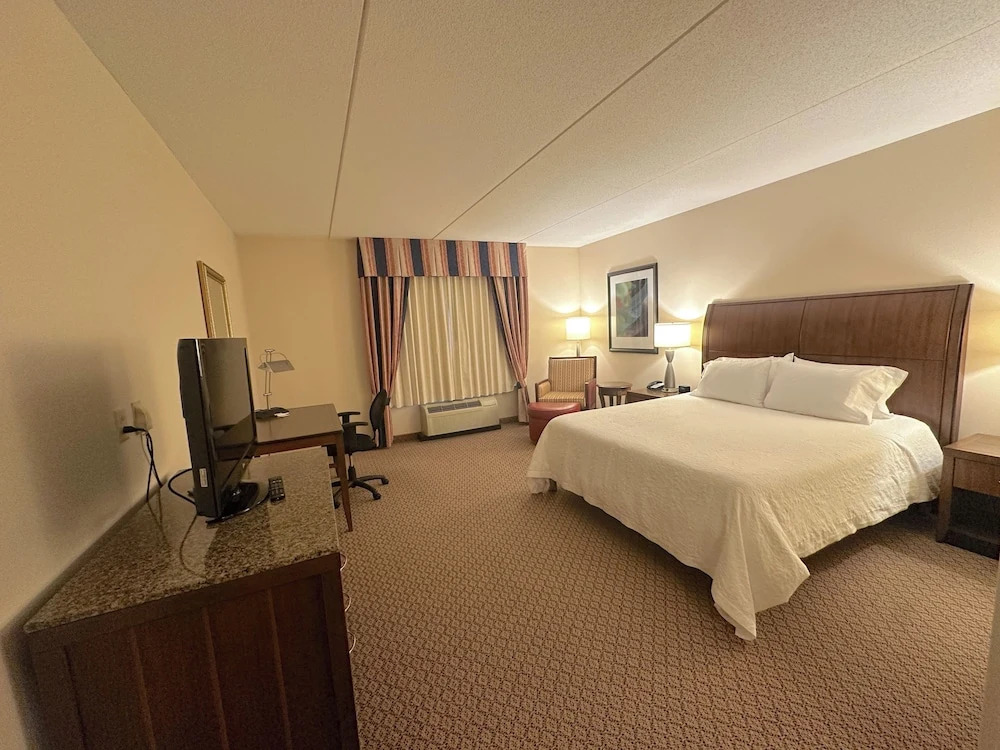 Arnot Grand Hotel & Suites