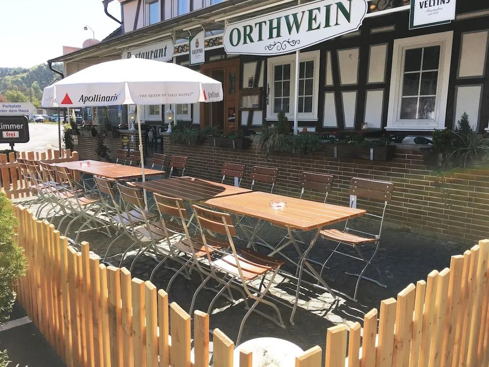 Hotel Orthwein -kostenfreie Parkplätze