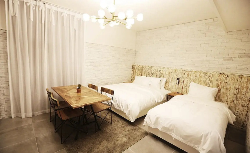 February Hotel Gimhae