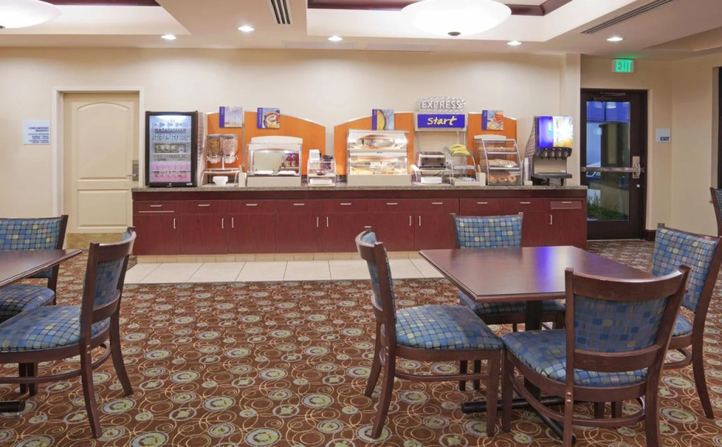Holiday Inn Express & Suites Clovis Fresno Area by IHG