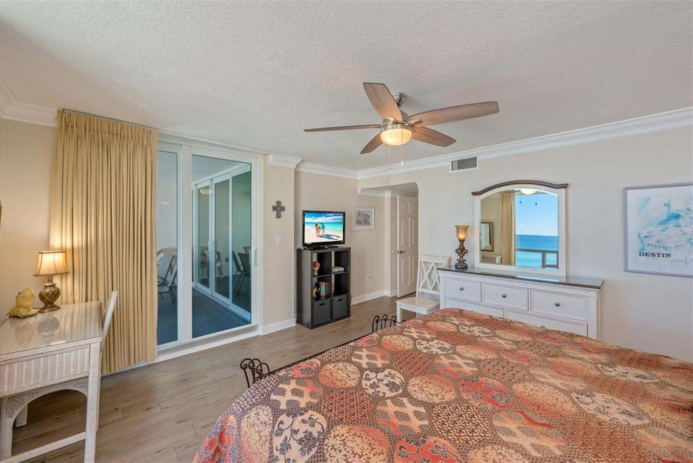 Shoreline Towers 2084 2 Bedroom Condo