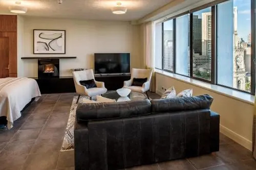 Suite 11 Victoria Square