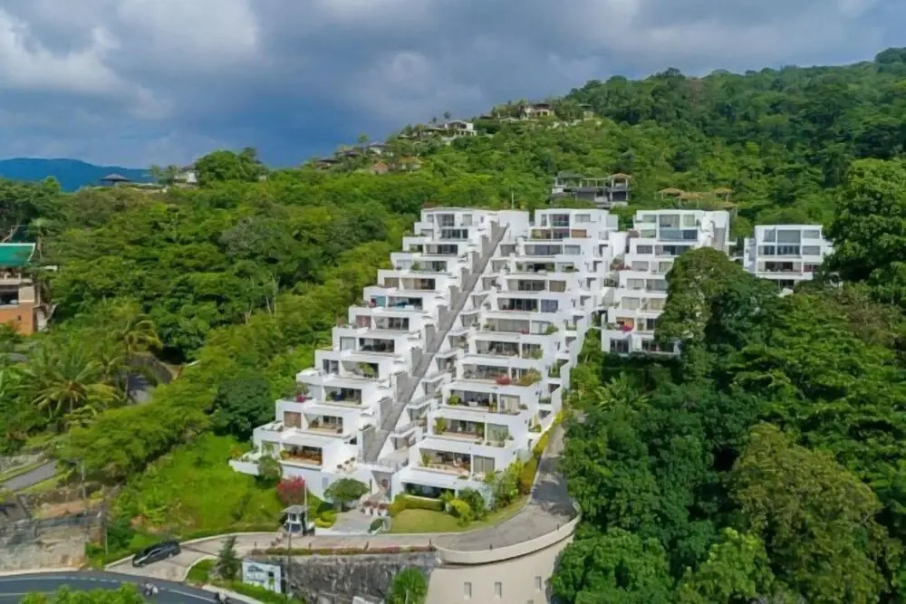 The Plantation B7 APT by PIPS