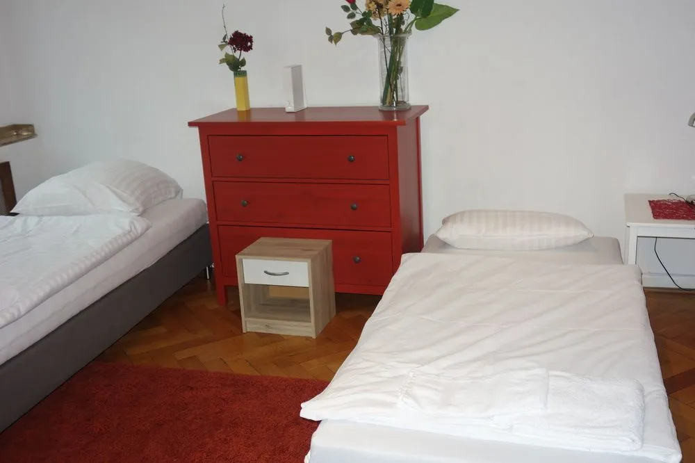 Tolstov-Hotels Large 3 1/2 Room Apartment