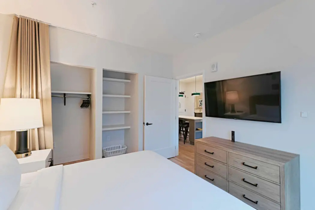 WaterWalk Extended Stay by Wyndham Jacksonville Deerwood Pk