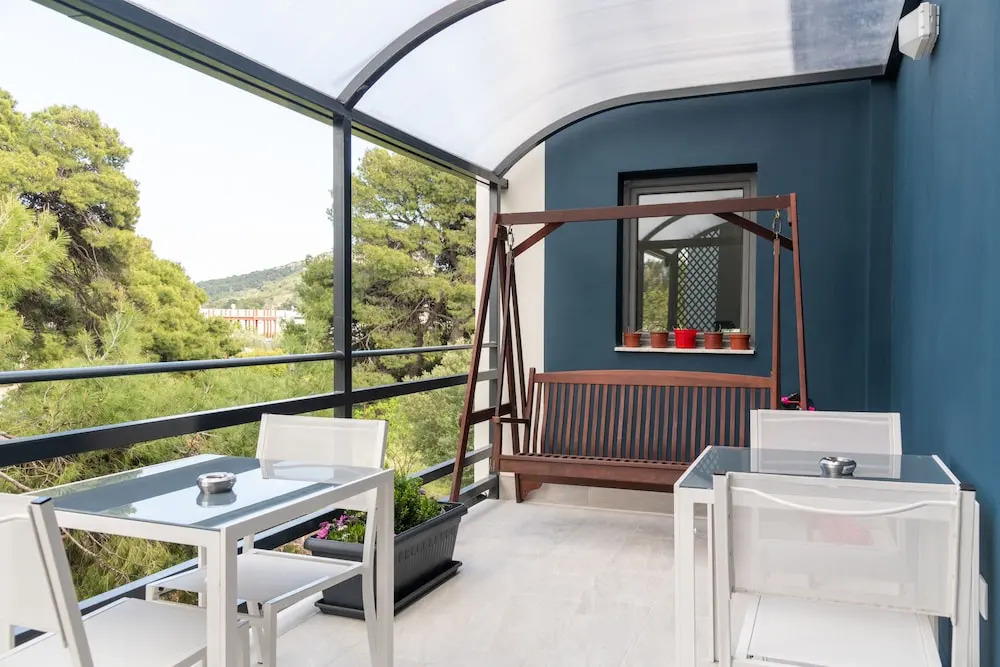 CHROMA Lodge Pikermi
