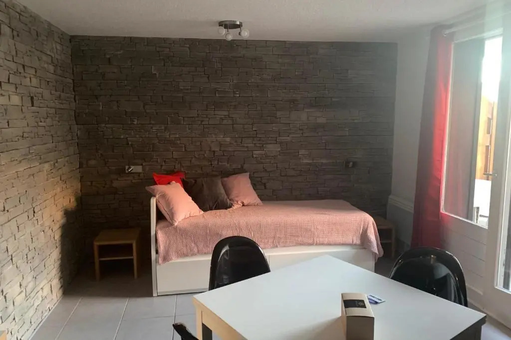 33m top floor flat - next to the sloap in a nice residence #AH8