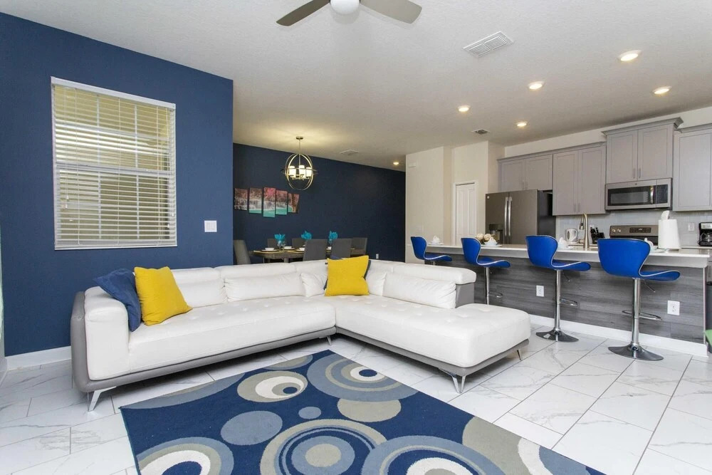 Luxurious 4 Bedroom w Screened Pool Close to Disney 1568