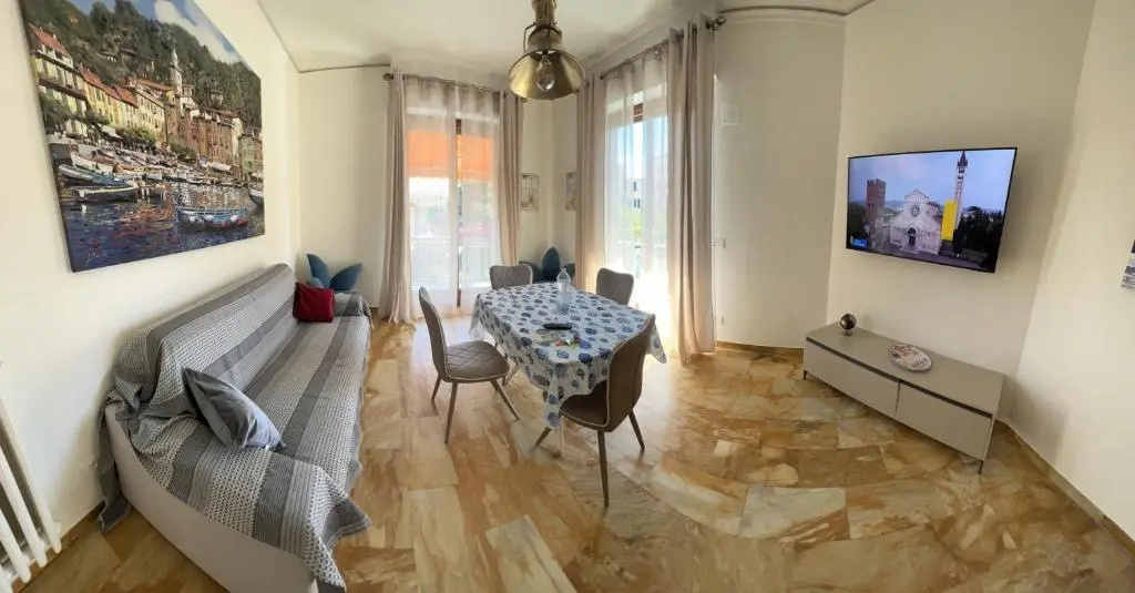 WELCOME RIVIERA -TORRE DAVORIO APPARTAMENTO 126 mq piuterrazzo25 mq - totalmente rinnovato- 250m dal centro - parcheggio a pagamento 20 euro al giorno da prenotare in anticipo salvo dispo -parking at 20 euro per day to be booked in advance if available