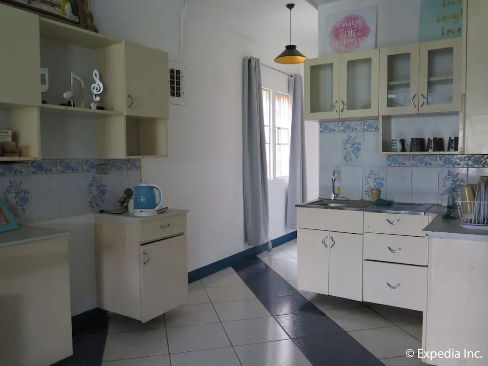 Country Living Hostel