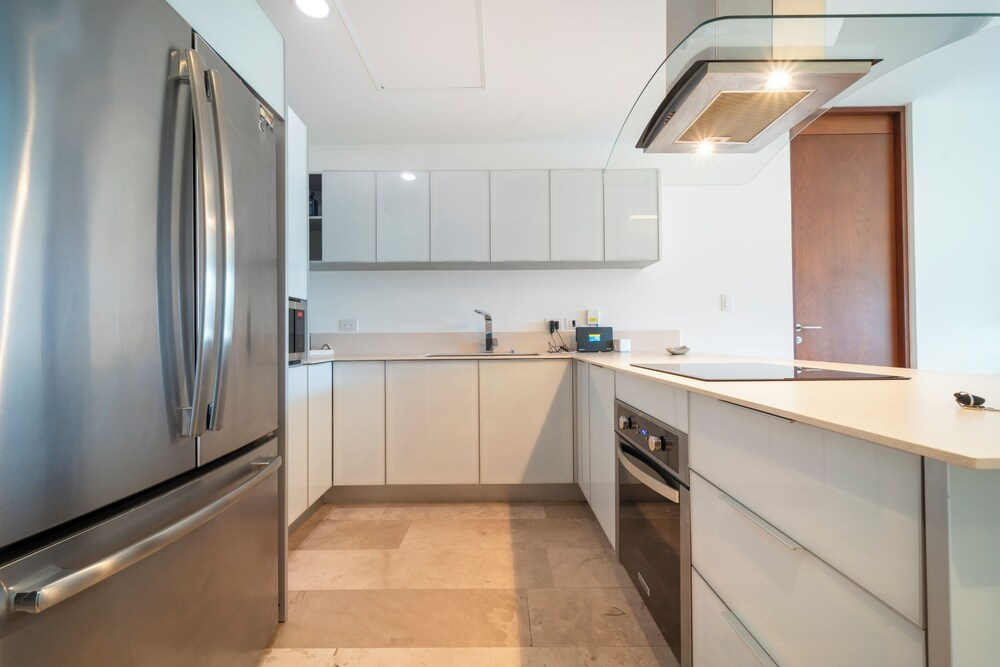 2 BR Roof Pool & Gym - Cruz con Mar 406