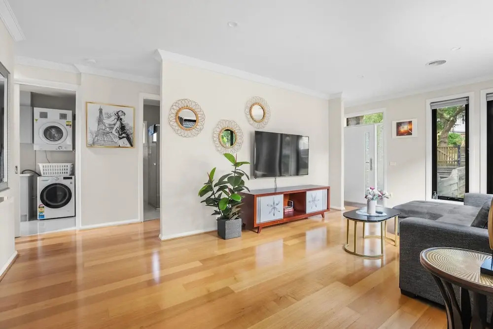 New Comfort house near Box Hill
