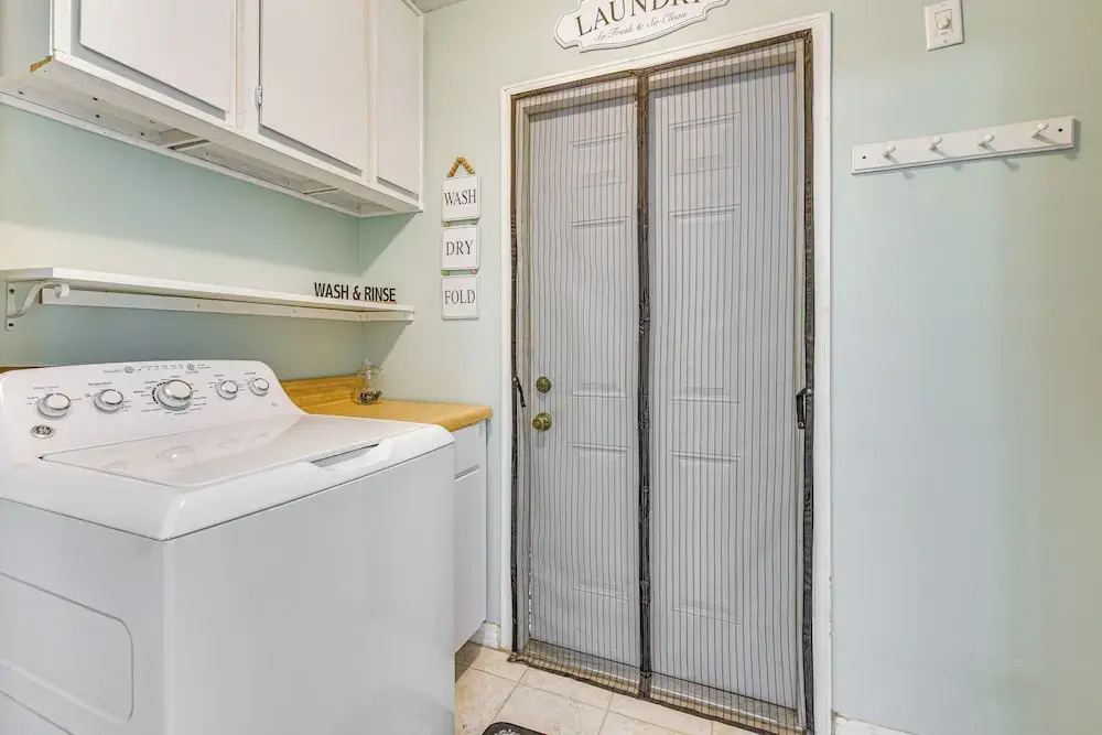 Spacious Home w/ Hot Tub in Fort Walton Beach!