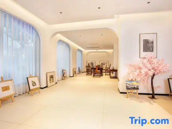 seaward silk road aet hotel