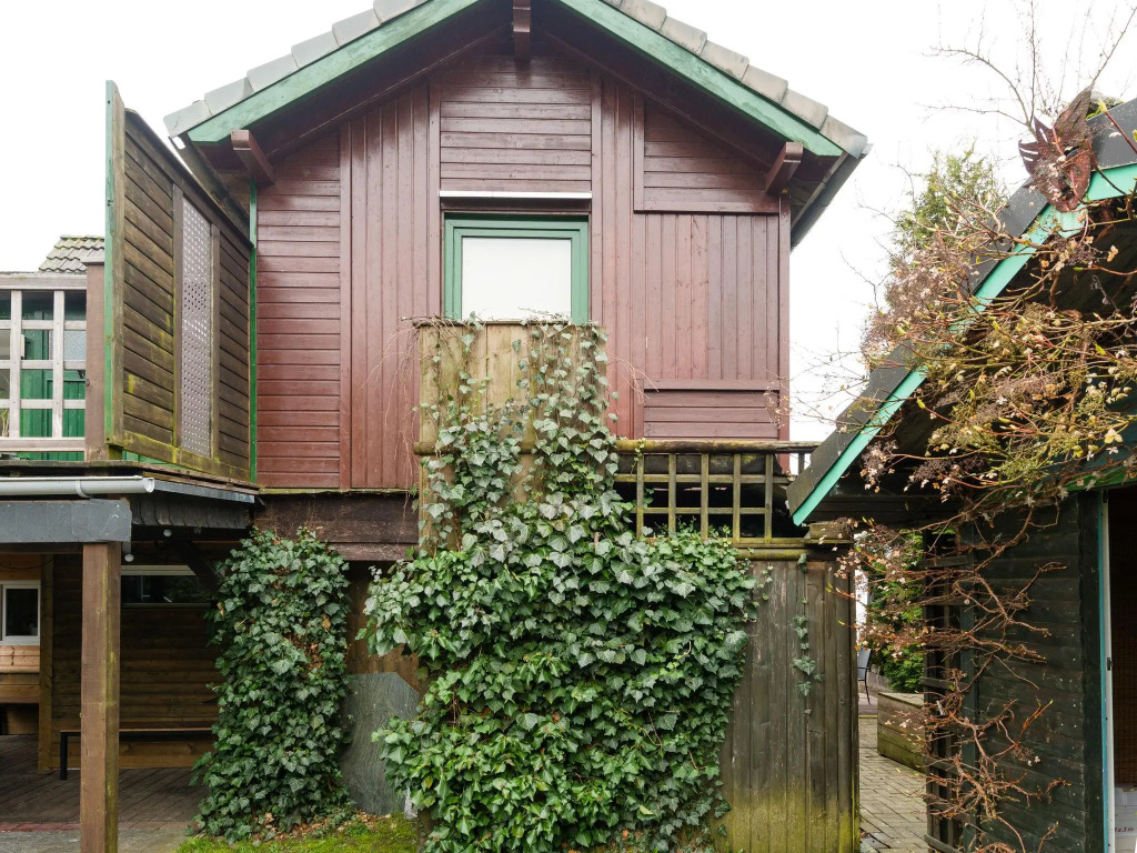 Large and interesting home in the Sauerland with several terraces and a garden