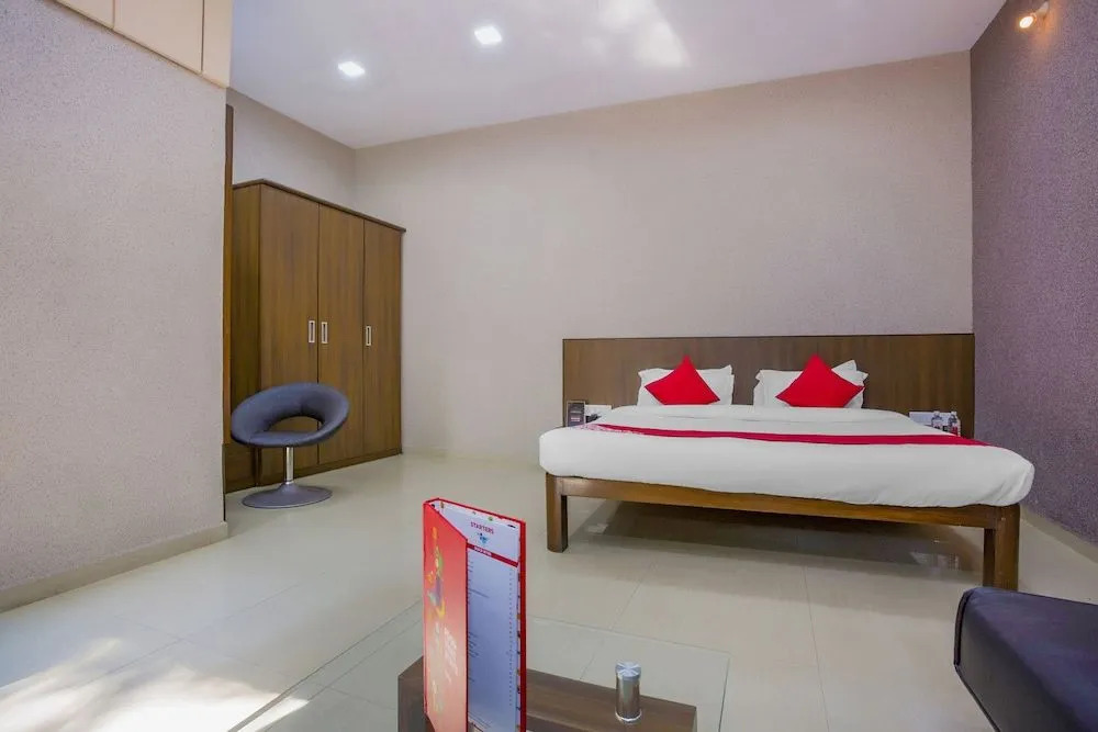 Oyo Flagship 24429 Oriental Rooms And Banquet