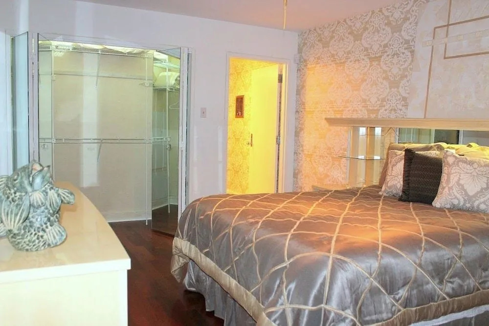 Hosteeva Marina Luxury Suites