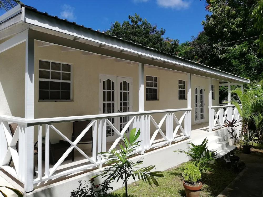 Gibbs Glade Cottage & Garden Studios