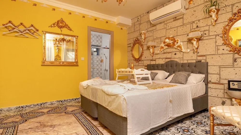 Lamur Hotel