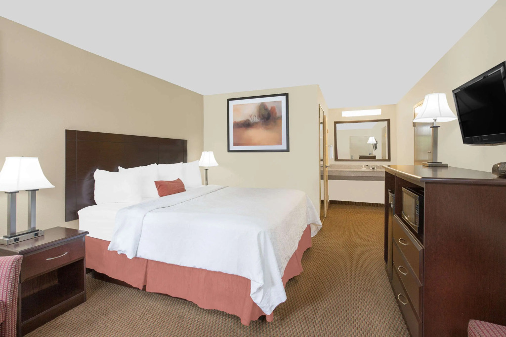 Отель Гринвилла Baymont Inn & Suites Greenville