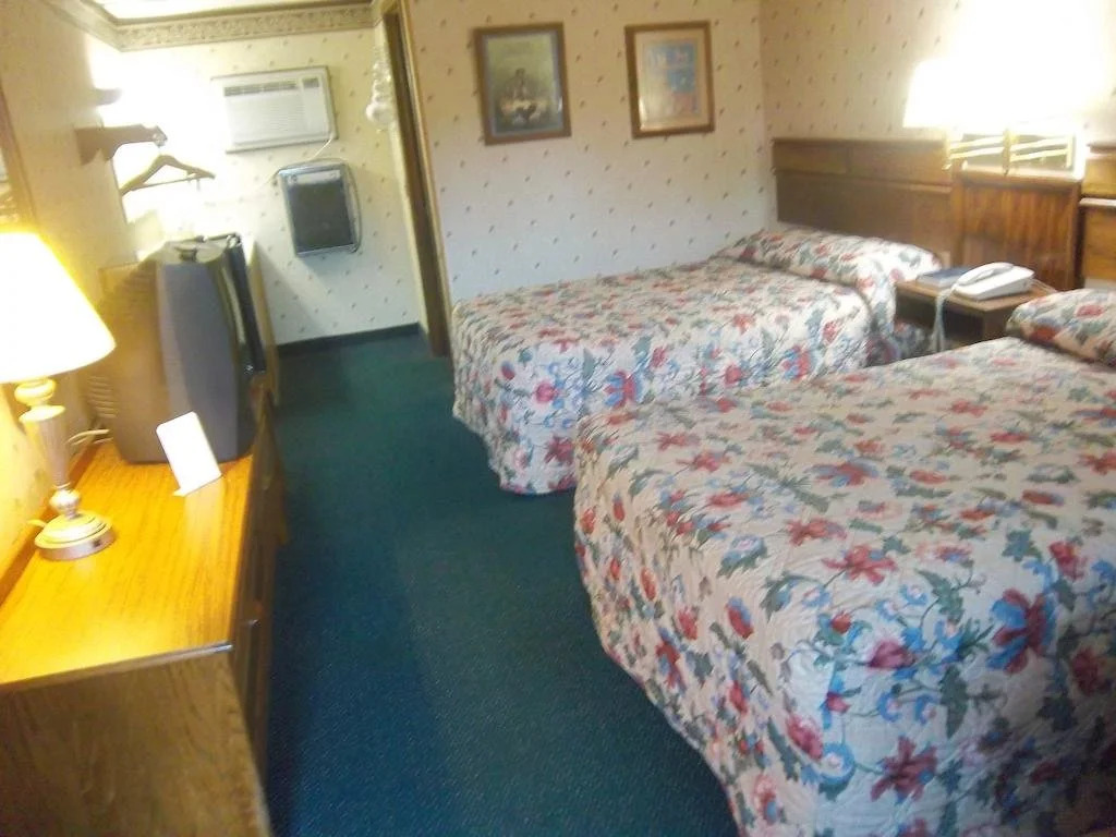 Dutch Treat Motel