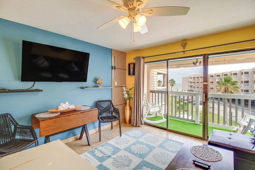 Corpus Christi Ocean View Condo, Walk to the Beach