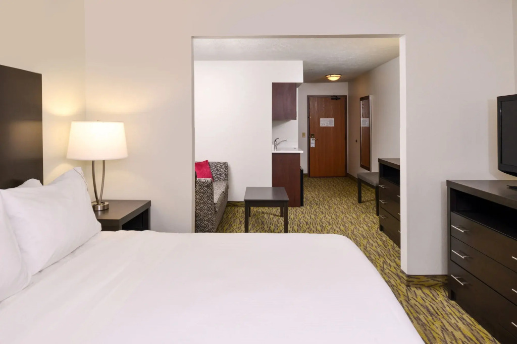 Holiday Inn Express Hotel & Suites Omaha West by IHG