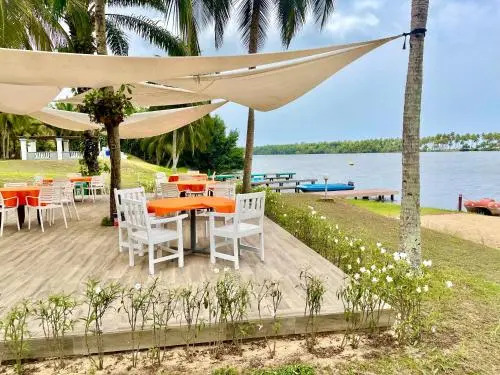 African Queen Lodge